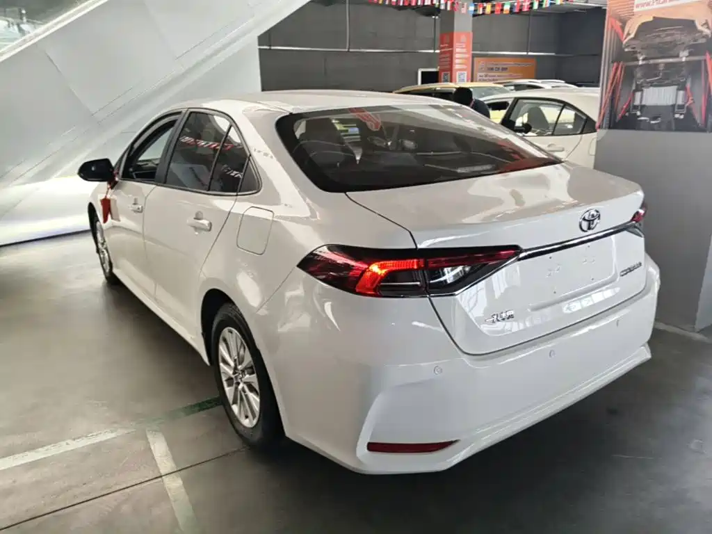 Toyota Corolla — миниатюра 5