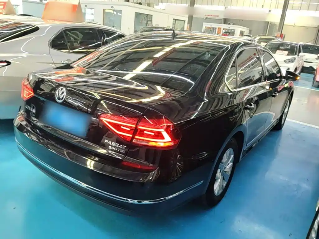 Volkswagen Passat — миниатюра 7