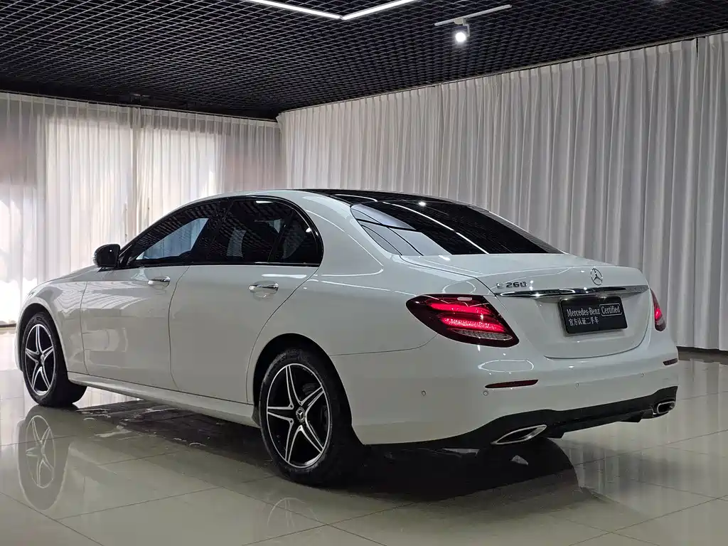 Mercedes-Benz E-Class (Import) — миниатюра 7