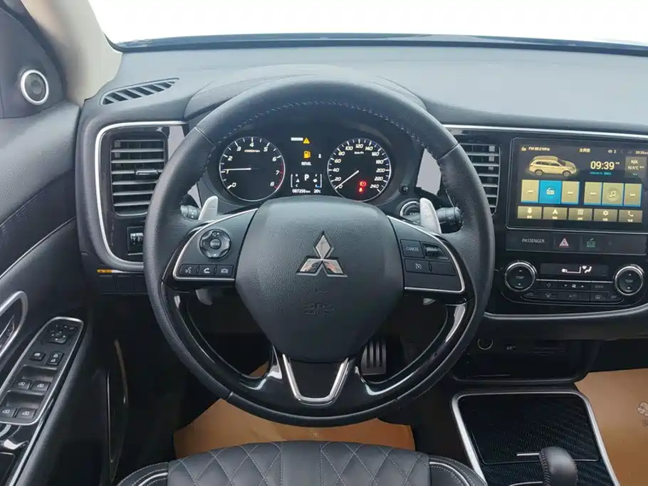 Mitsubishi Outlander — миниатюра 15
