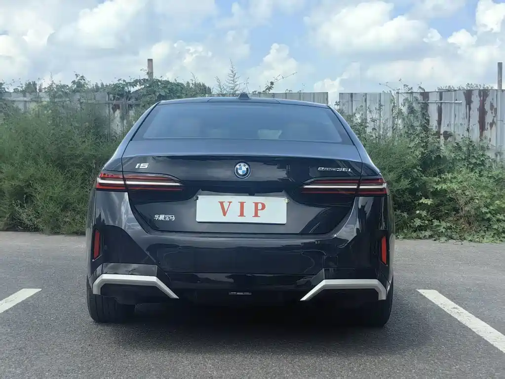 BMW i5 — миниатюра 8