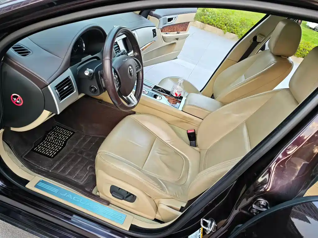 Jaguar XF — миниатюра 5