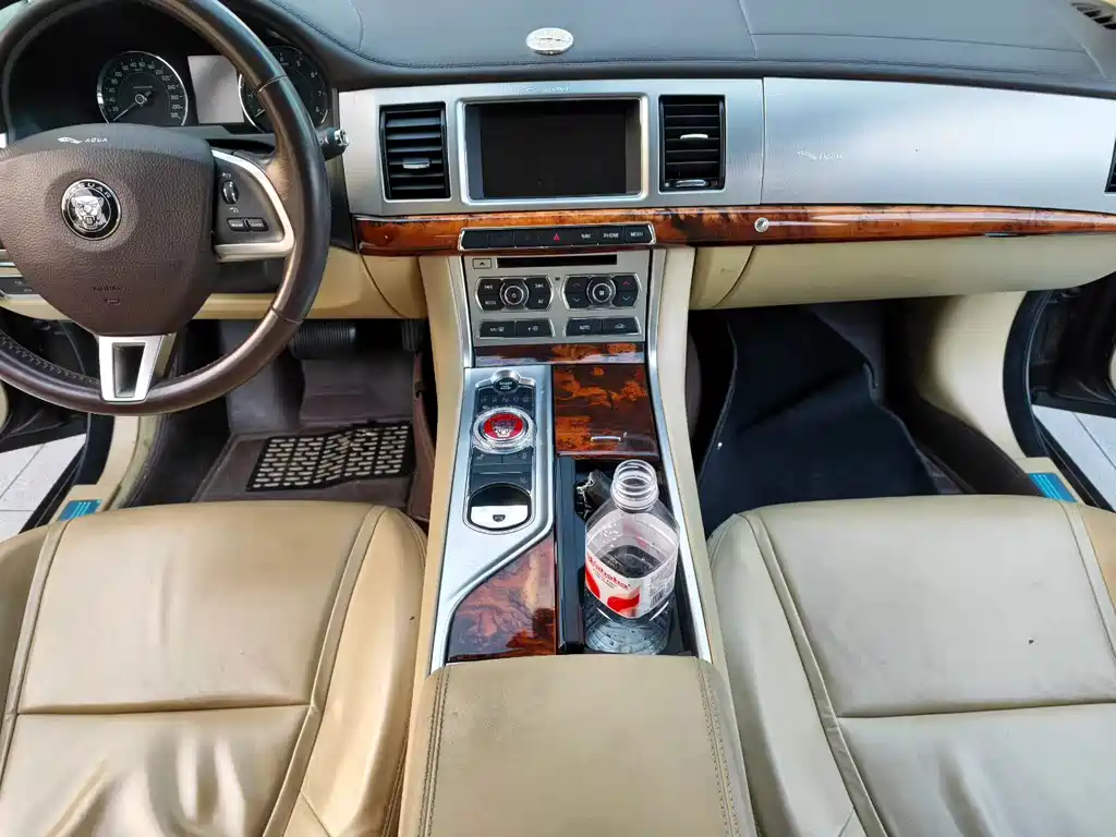 Jaguar XF — миниатюра 9