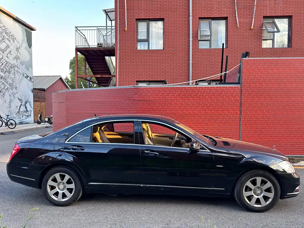 Mercedes-Benz S-Class — миниатюра 17