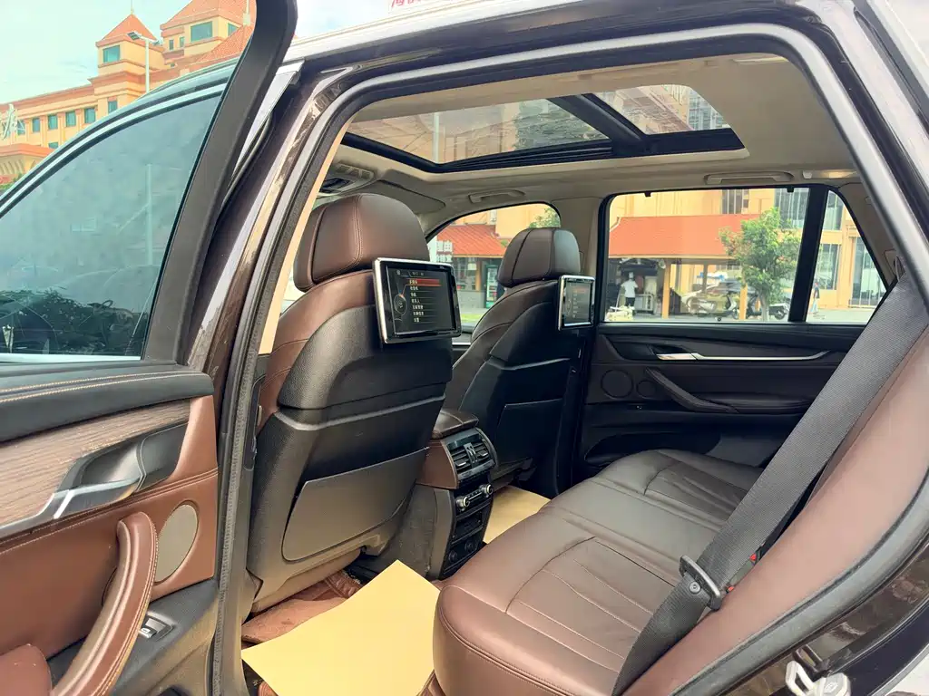 BMW X5 (Import) — миниатюра 12