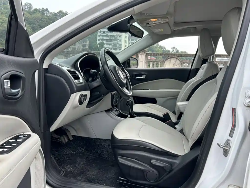 Jeep Compass — миниатюра 13