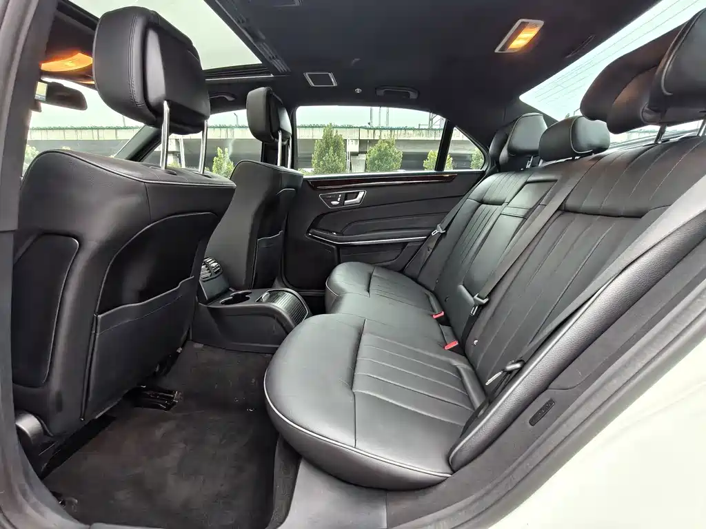 Mercedes-Benz E-Class — миниатюра 19