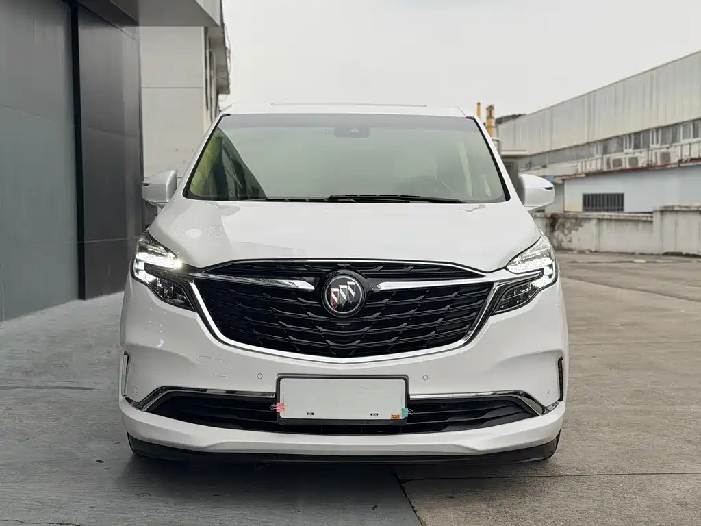 Buick GL8 — миниатюра 2