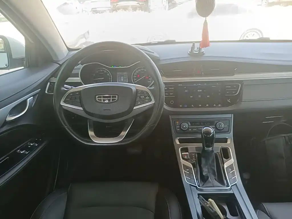 Geely Emgrand — миниатюра 10