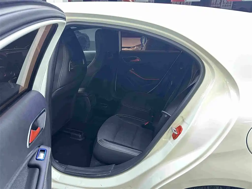 Mercedes-Benz A-Class (Import) — миниатюра 5