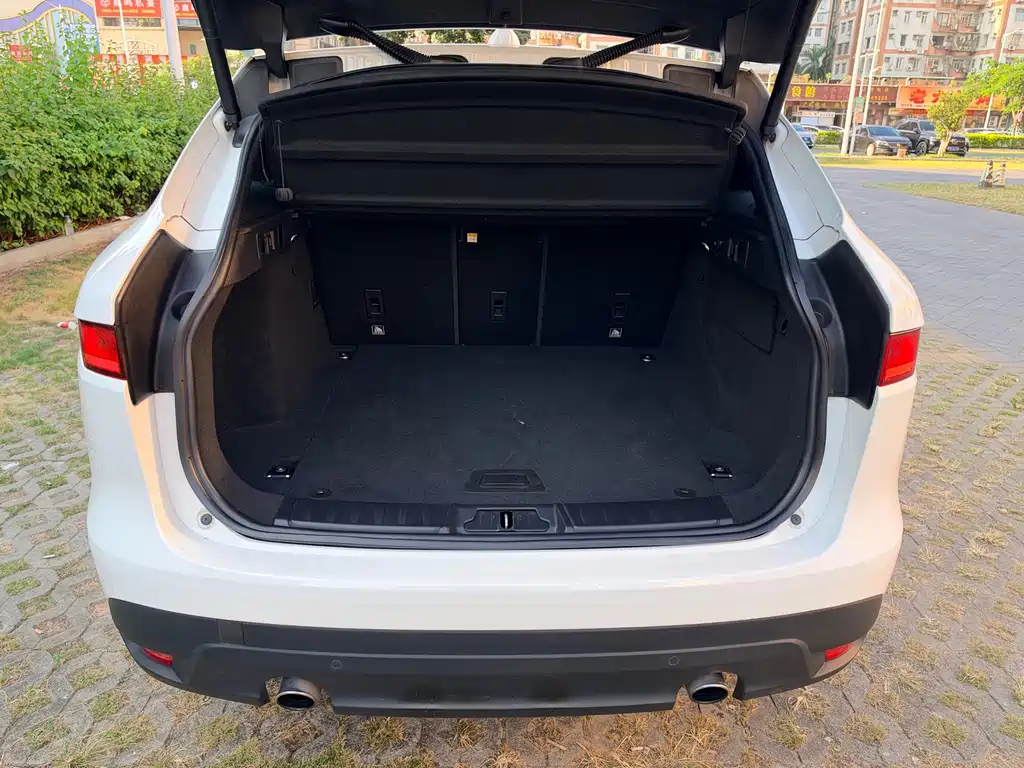 Jaguar F-PACE — миниатюра 9