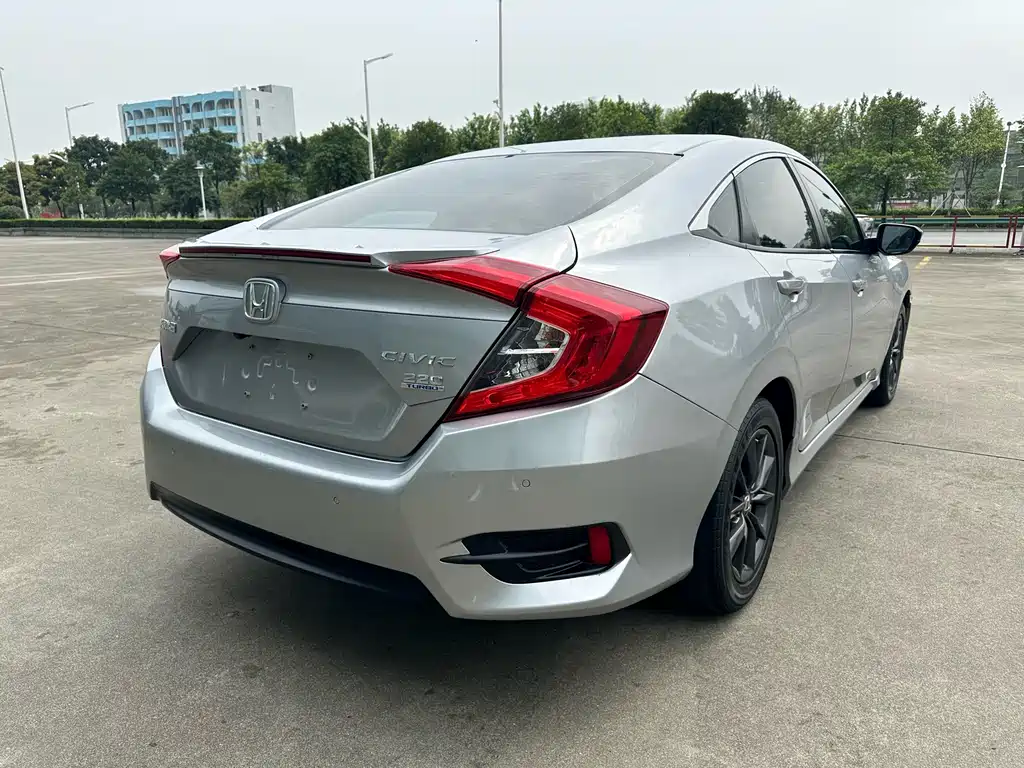 Honda Civic — миниатюра 4