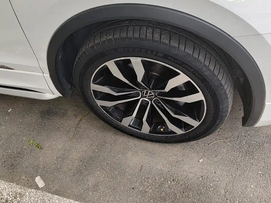 Volkswagen Tiguan L — миниатюра 6