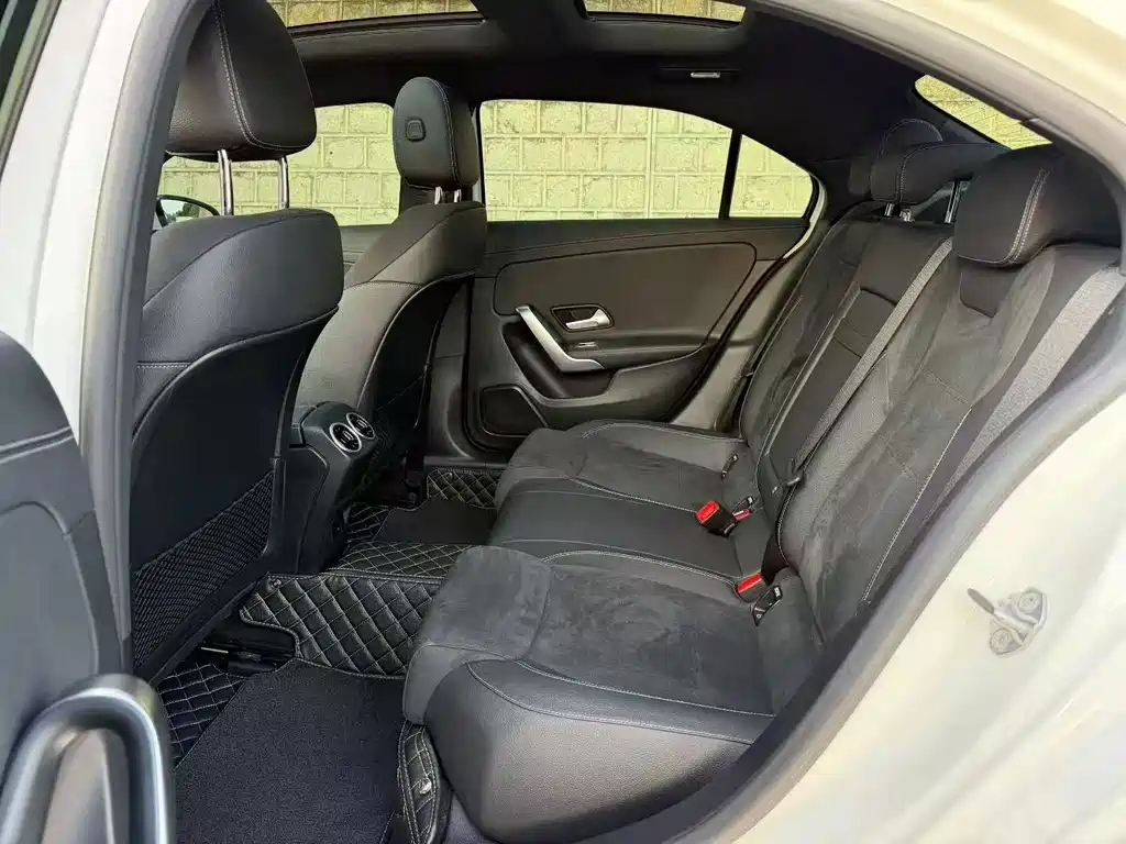 Mercedes-Benz A-Class — миниатюра 6