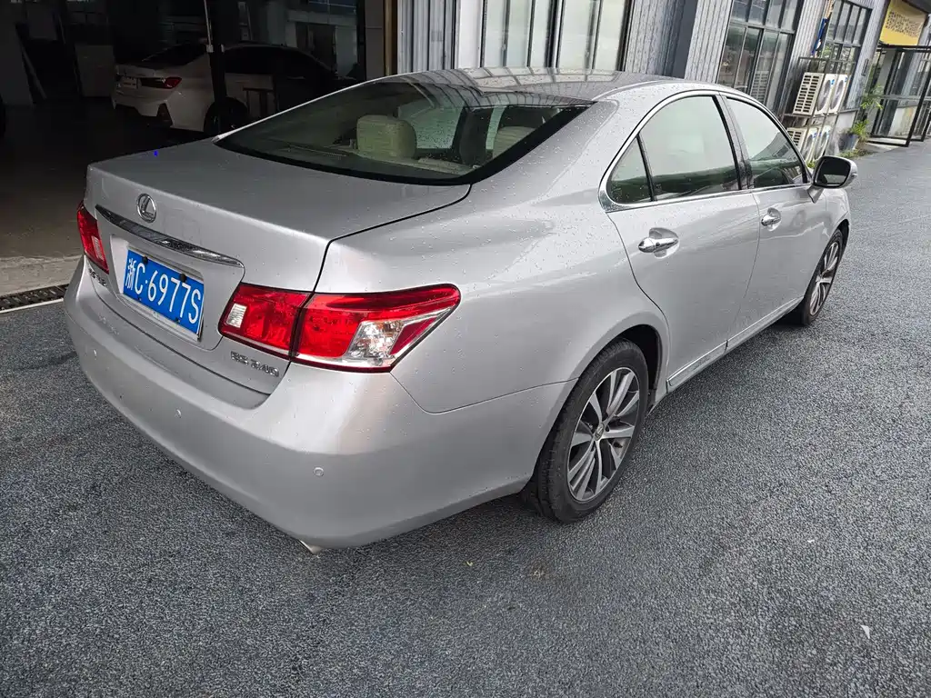 Lexus ES — миниатюра 6