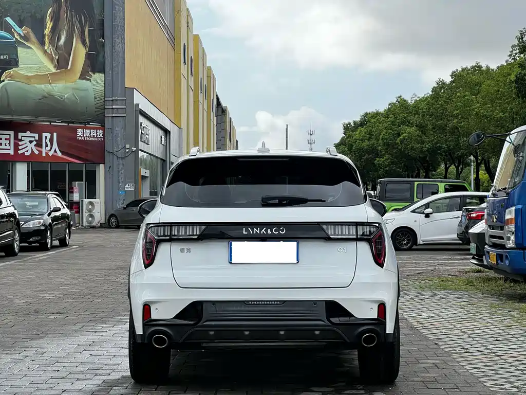 Lynk & Co 01 — миниатюра 3