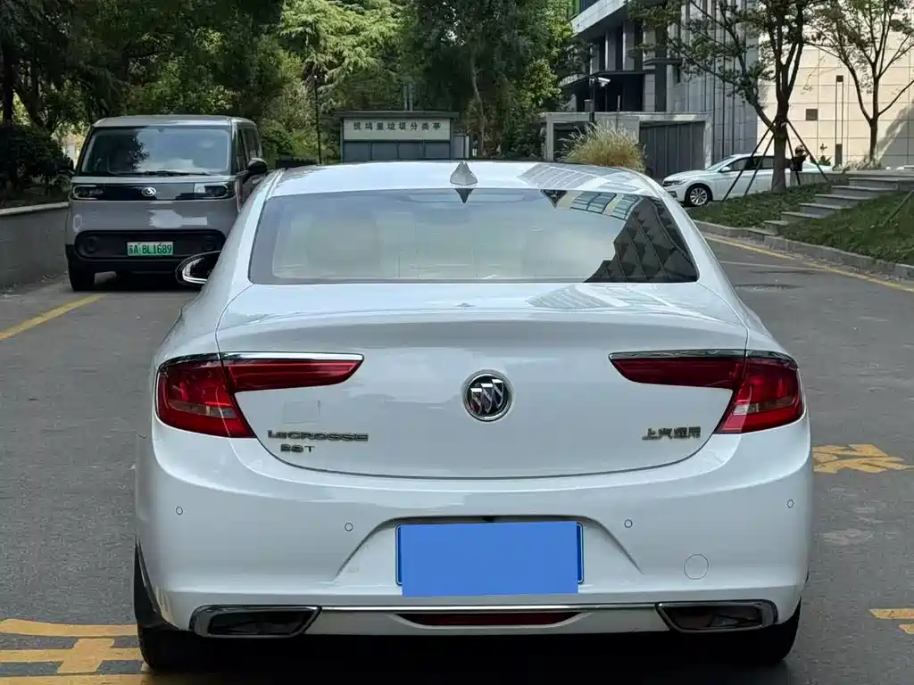 Buick LaCrosse — миниатюра 8