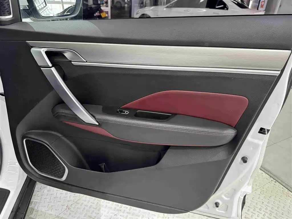 Geely Binyue — миниатюра 24