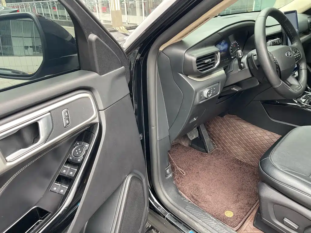 Ford Explorer — миниатюра 10