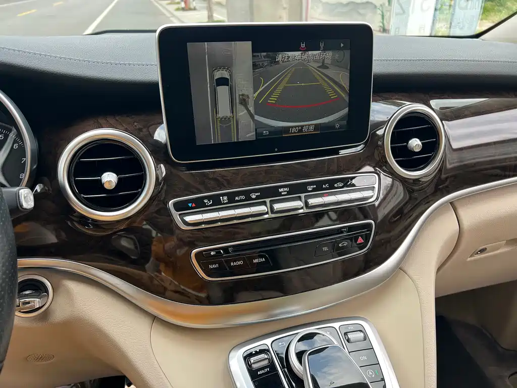 Mercedes-Benz V-Class — миниатюра 5