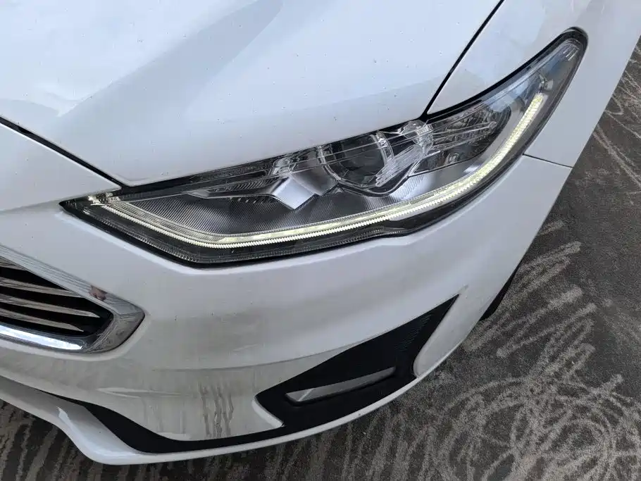 Ford Mondeo — миниатюра 5