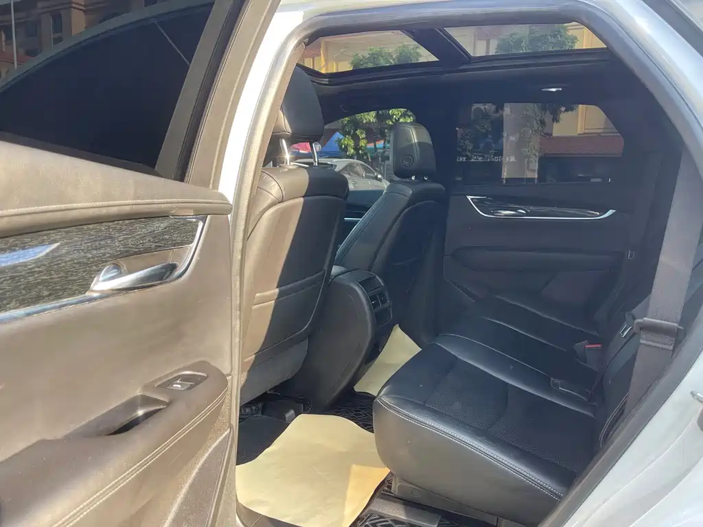 Cadillac XT5 — миниатюра 8
