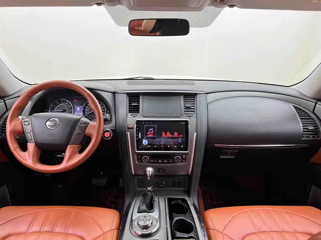 Nissan Patrol — миниатюра 15