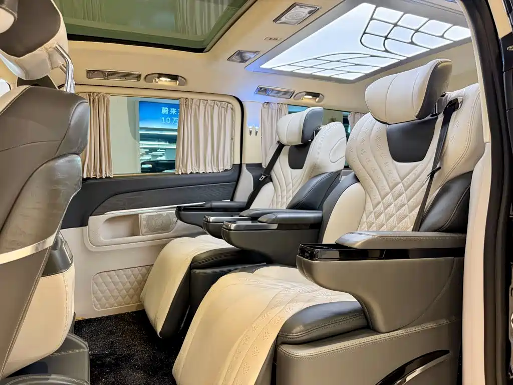 Mercedes-Benz V-Class — миниатюра 13