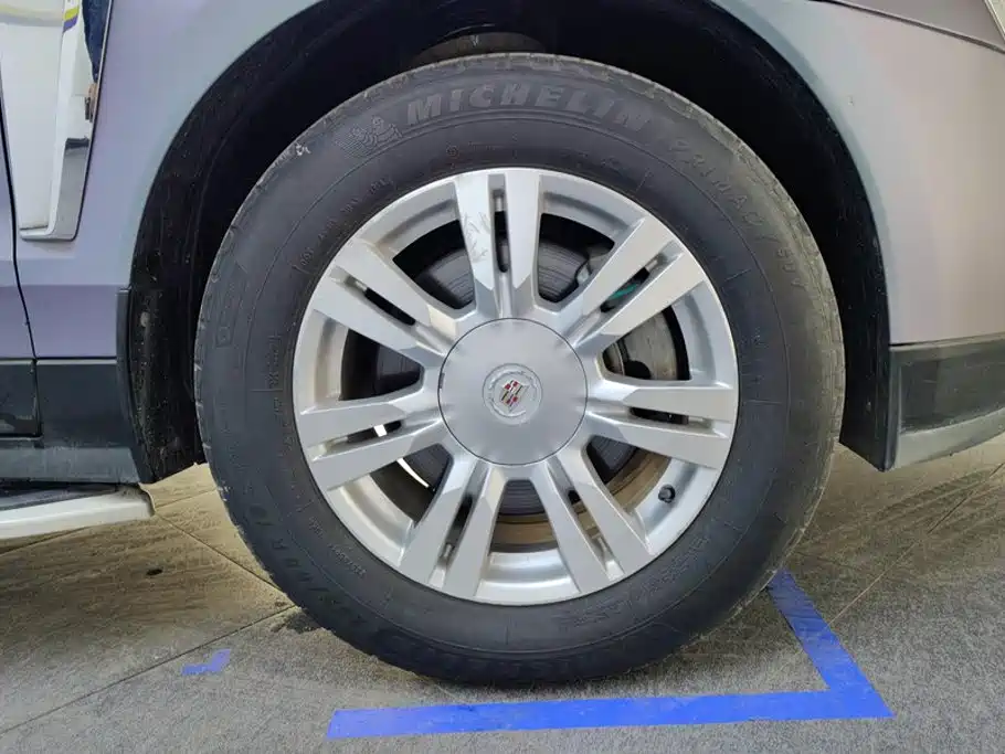 Cadillac SRX — миниатюра 6