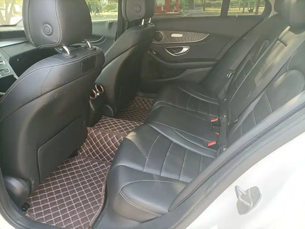 Mercedes-Benz C-Class — миниатюра 17