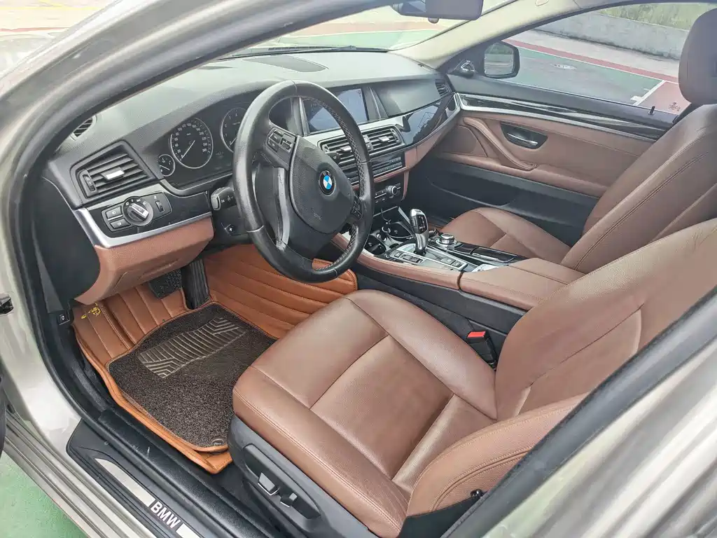 BMW 5 Series — миниатюра 9