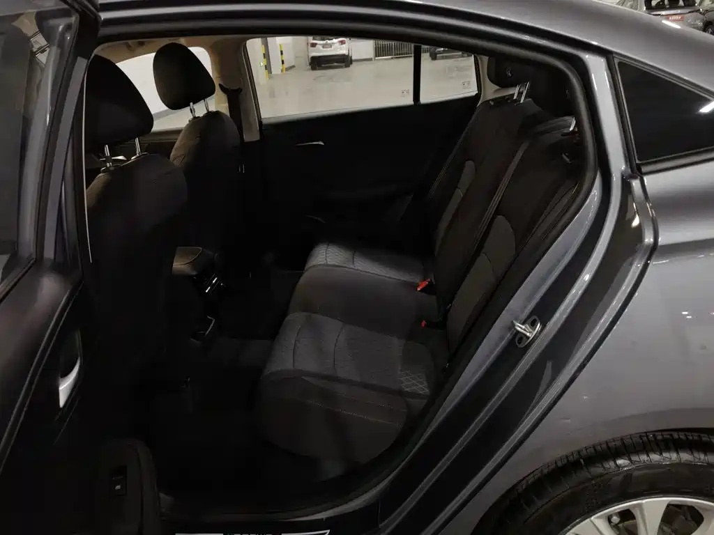 Roewe i5 — миниатюра 15