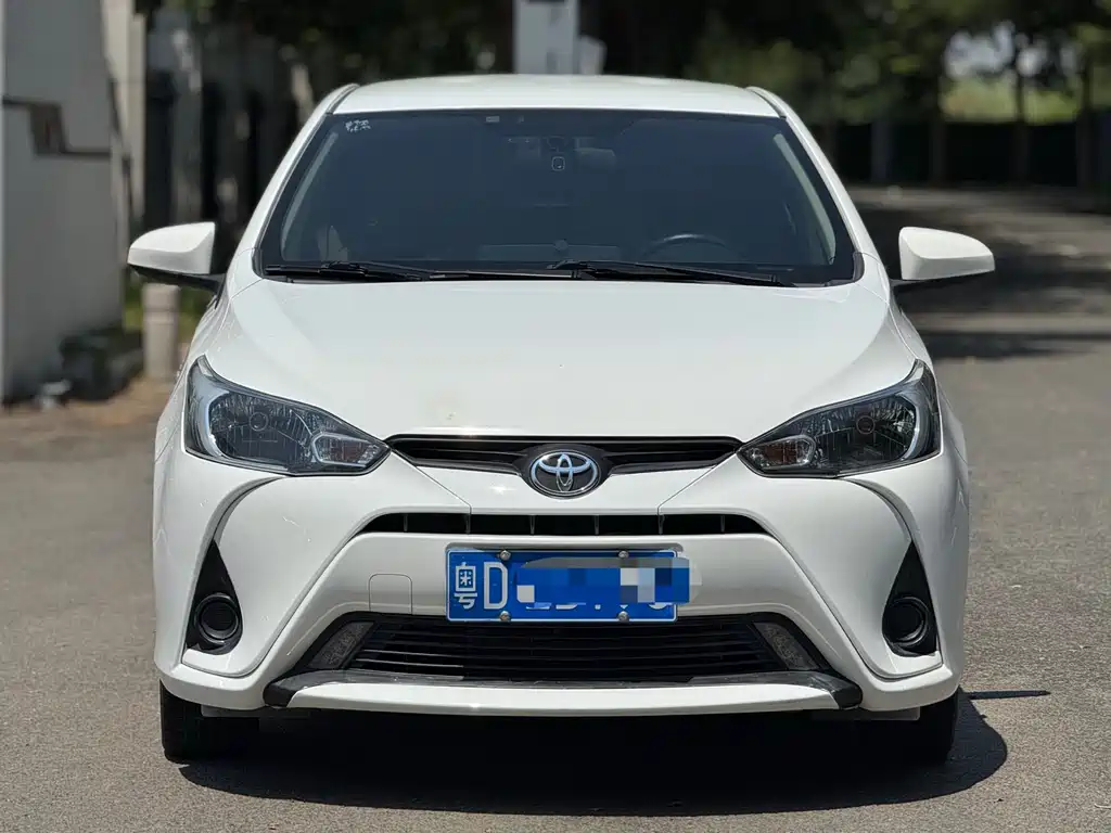 Toyota Yaris L — миниатюра 2