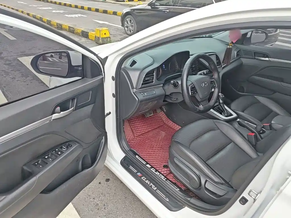 Hyundai Elantra — миниатюра 16