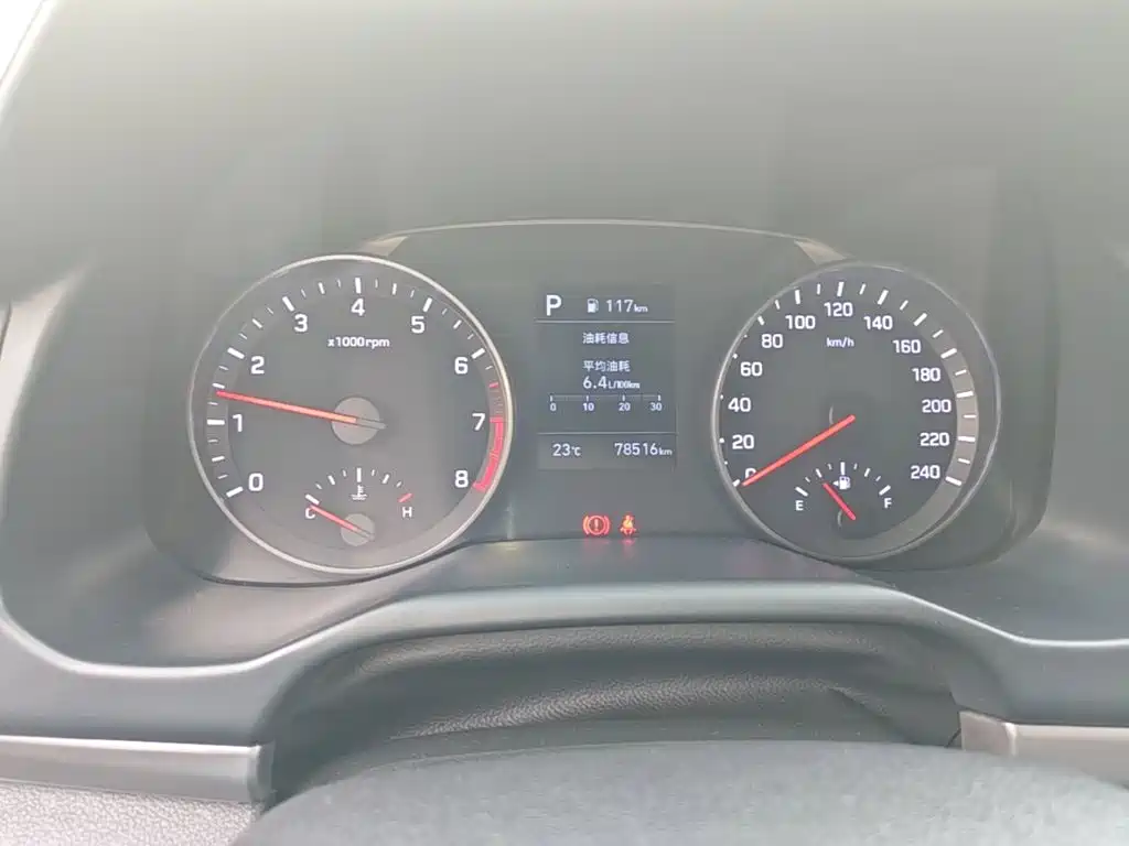 Hyundai Elantra — миниатюра 12