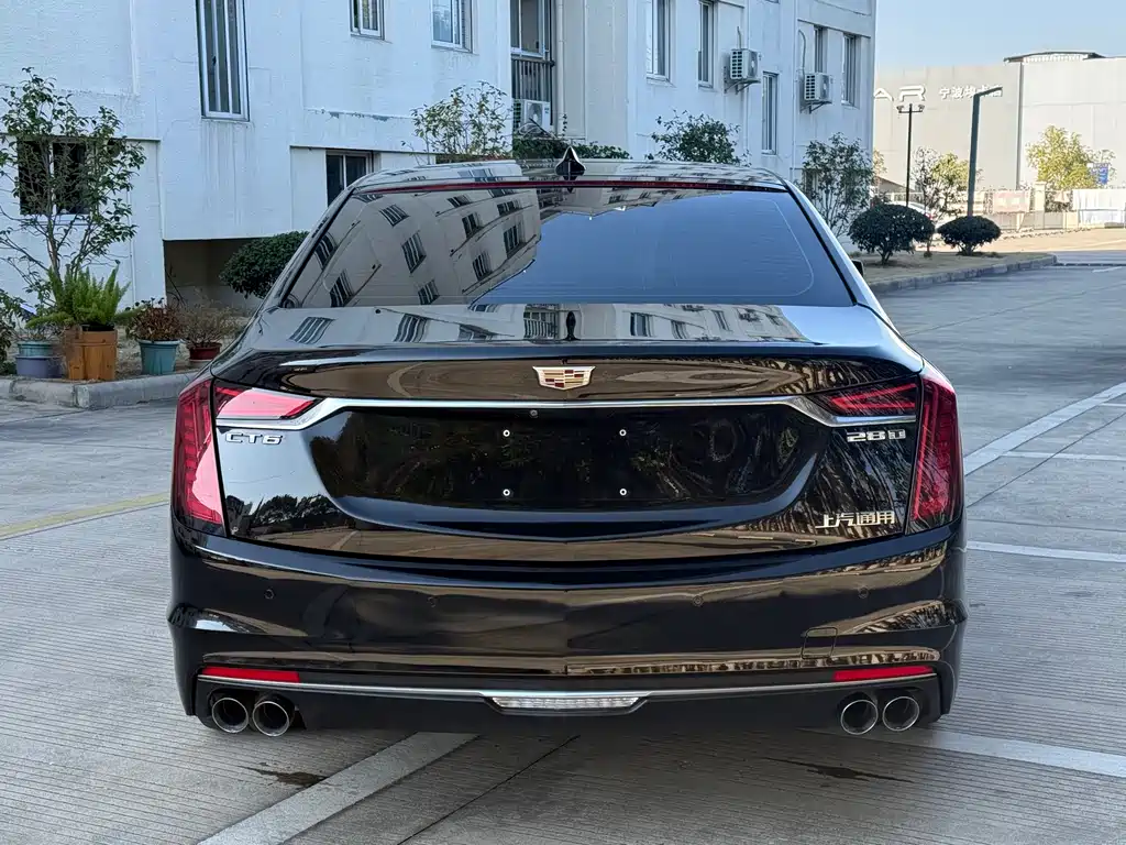 CADILLAC CT6