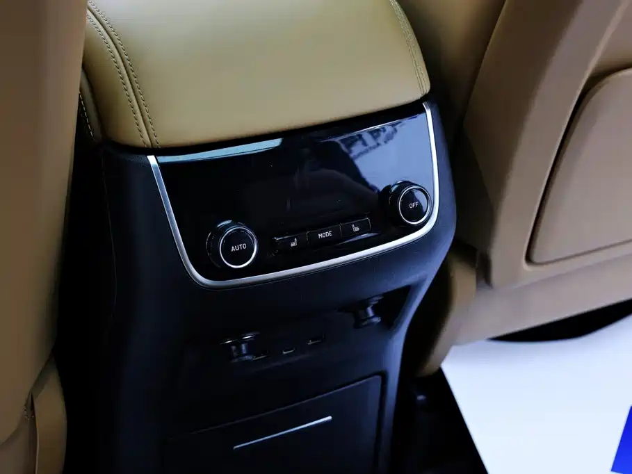 Li Auto Li ONE — миниатюра 32