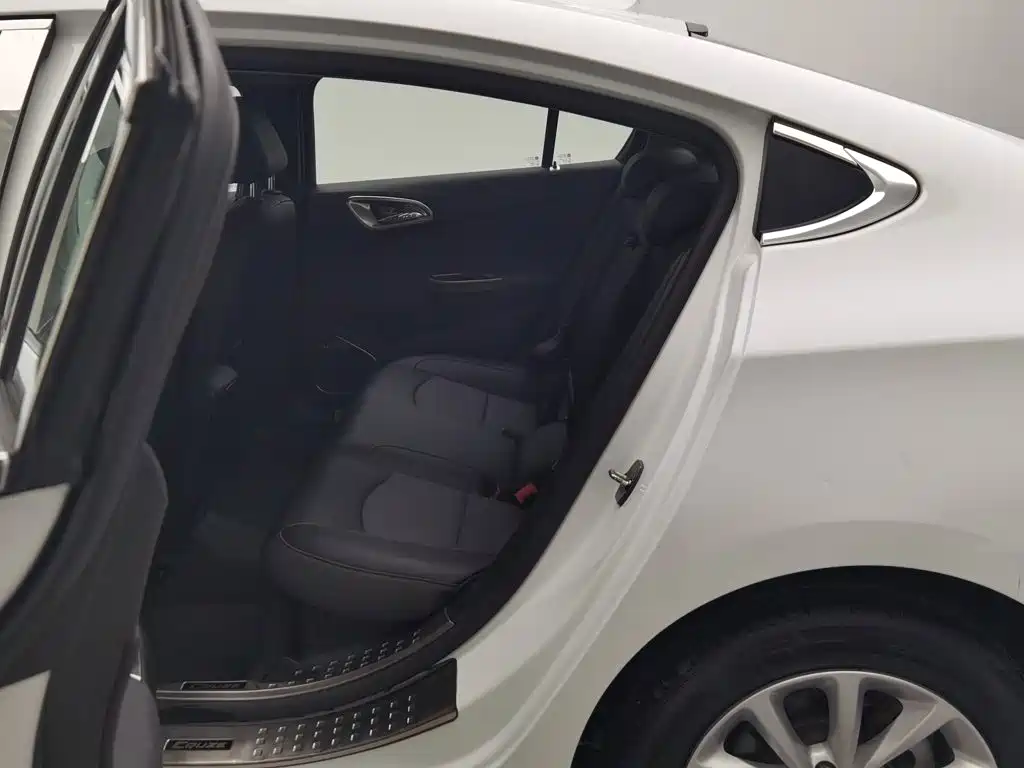 Chevrolet Cruze — миниатюра 15