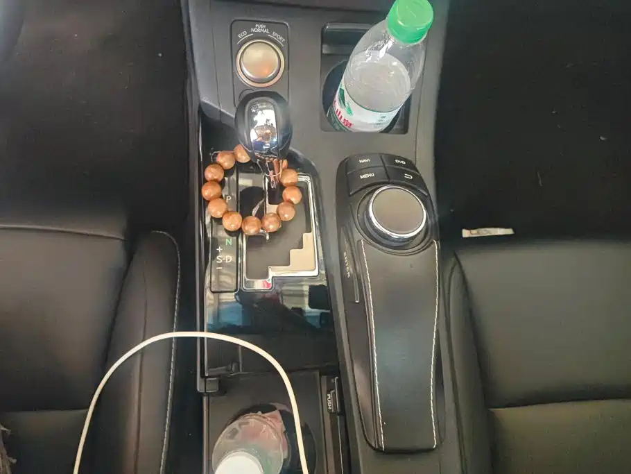 Lexus ES — миниатюра 16
