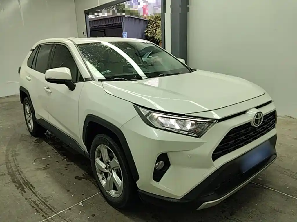 Toyota RAV4 — миниатюра 4