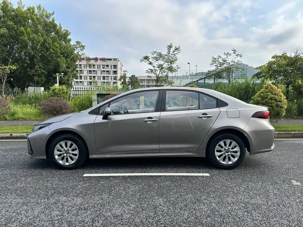 Toyota Corolla — миниатюра 4