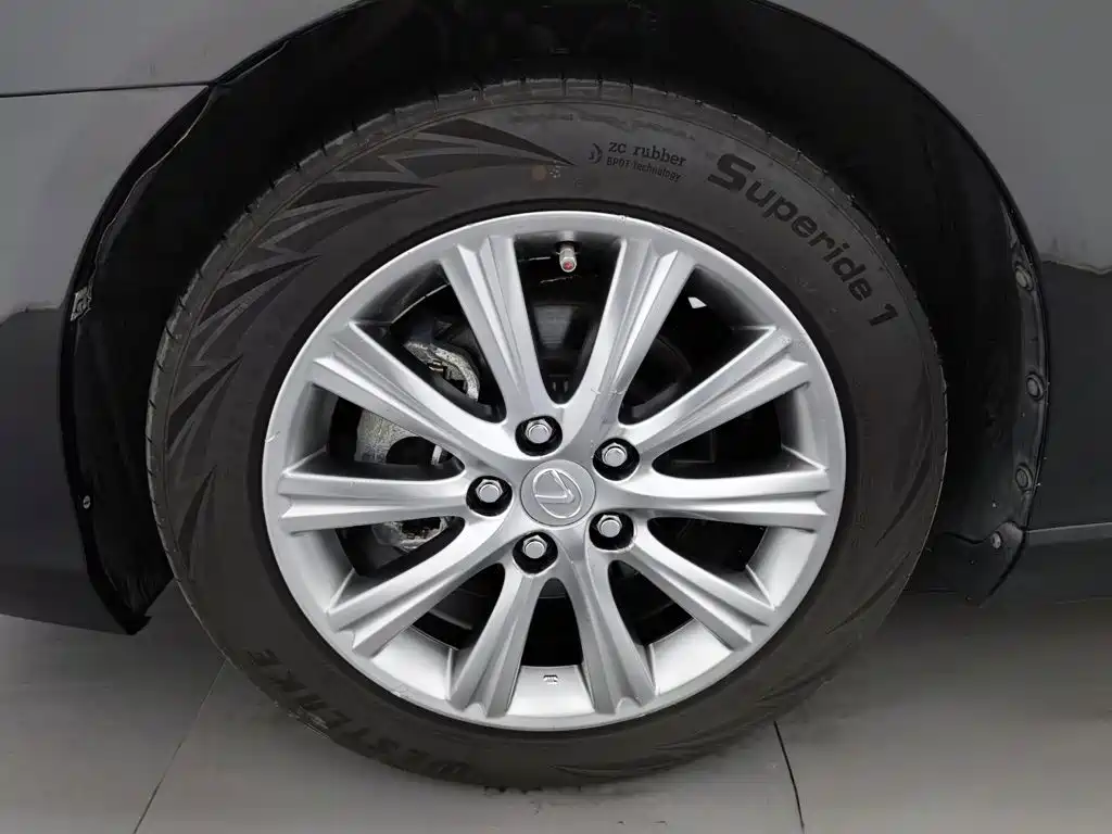 Lexus ES — миниатюра 17