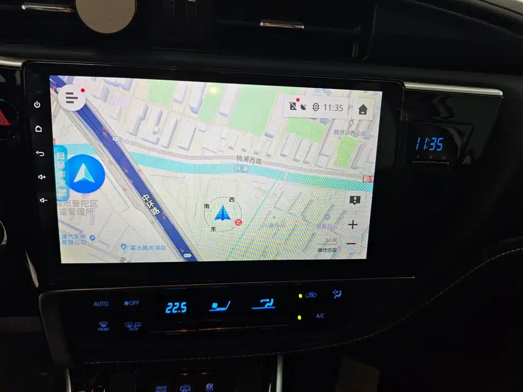 Toyota Corolla Hybrid — миниатюра 12