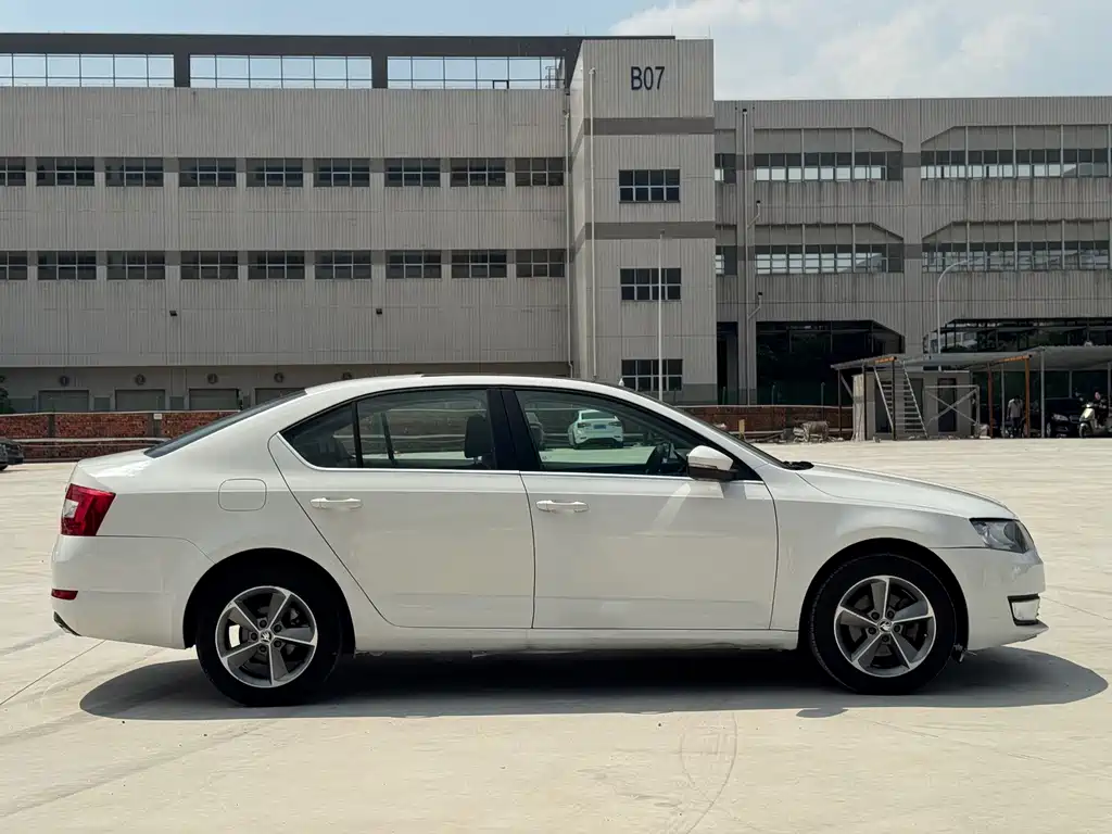 Skoda Octavia — миниатюра 4