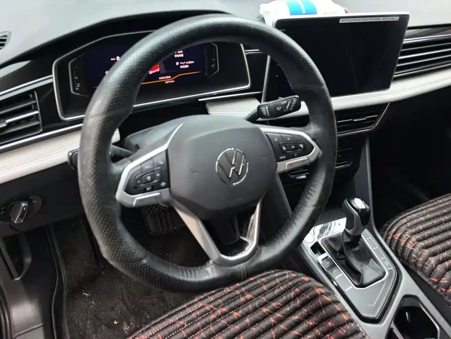 Volkswagen Tiguan L — миниатюра 15