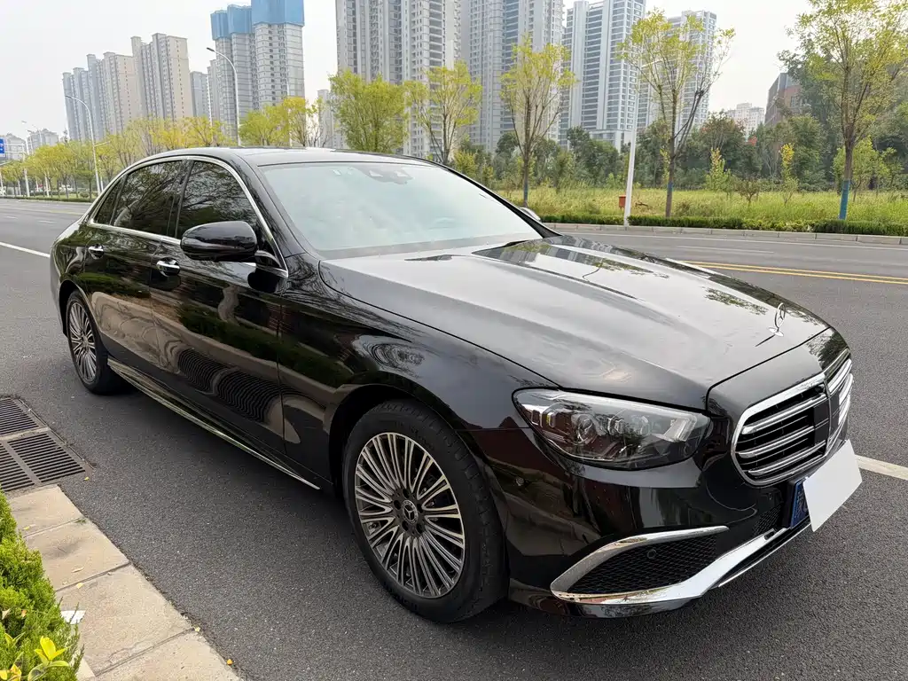Mercedes-Benz E-Class — миниатюра 3