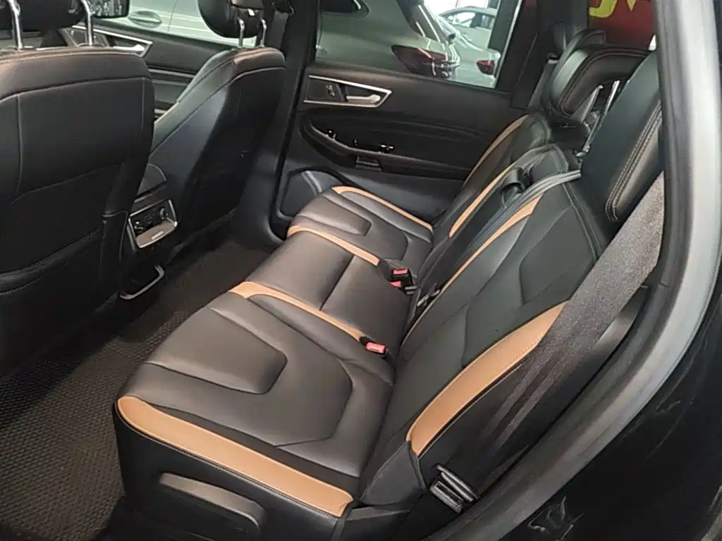 Ford Edge — миниатюра 17