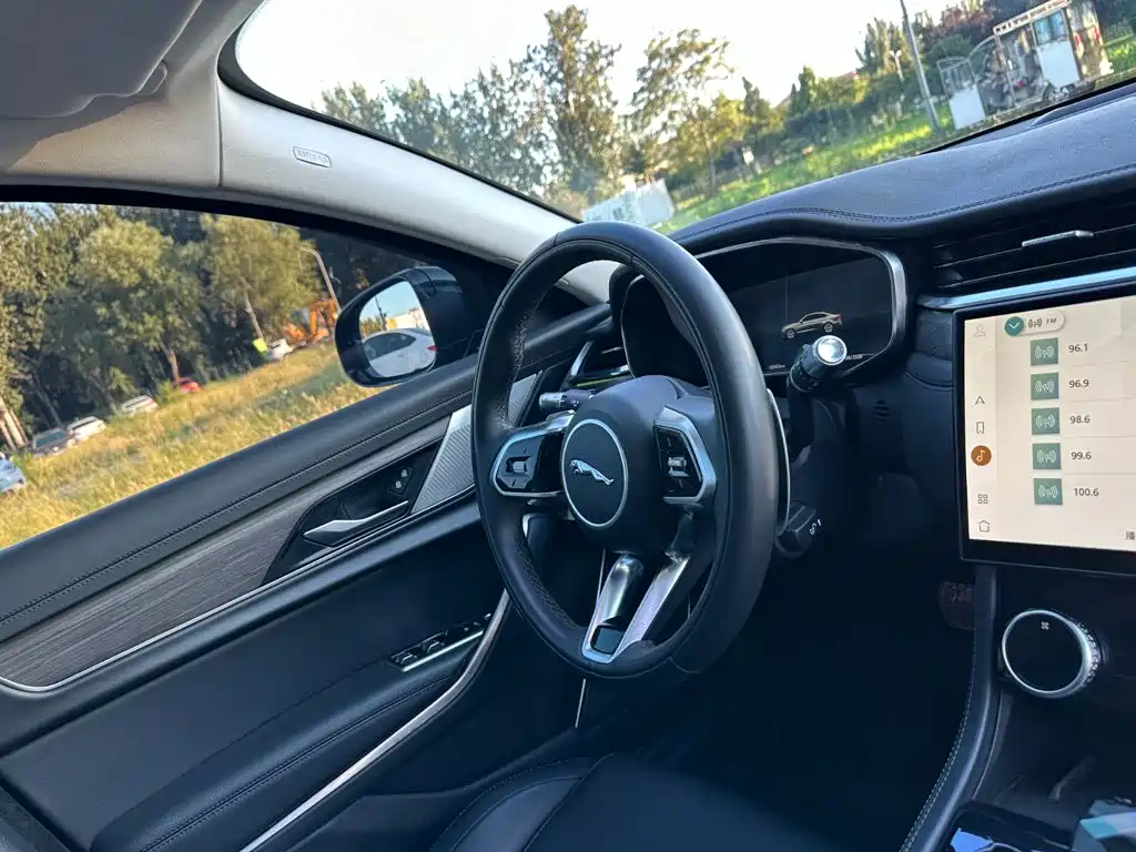 Jaguar XFL — миниатюра 19