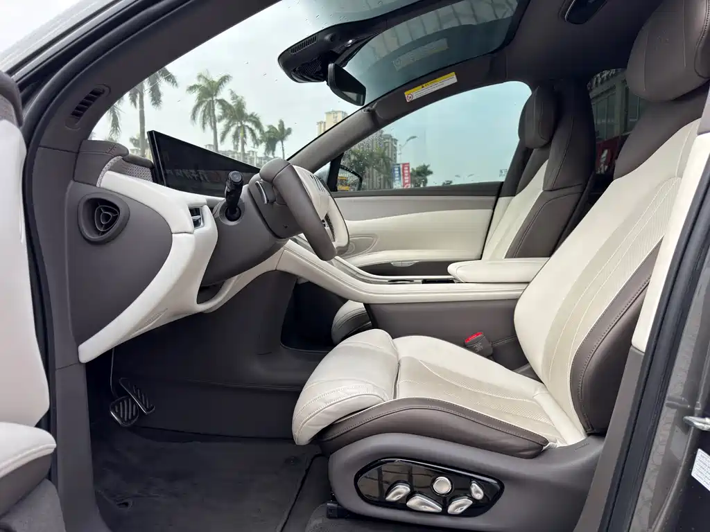 ZHIJI AUTOMOBILE ZHIJI LS7