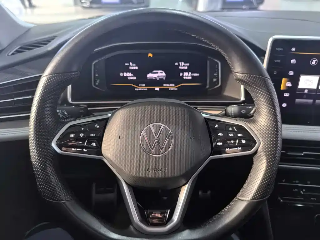 Volkswagen Tiguan L L 2022 330TSI AT R-Line